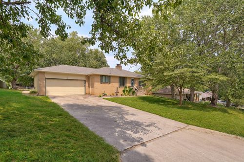 2625 W Village Ln, Springfield, MO, 65807-4045 | Card Image