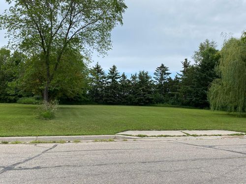 1605 Cardinal Dr N, Thief River Falls, MN, 56701-2603 | Card Image