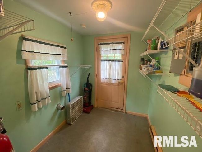 1072 Creal Springs Rd, House other with 2 bedrooms, 2 bathrooms and null parking in Creal Springs IL | Image 34