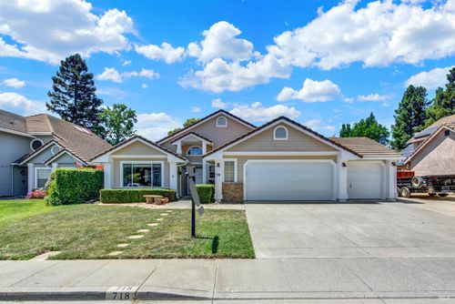 718 Fox Hollow Way, Vacaville, CA, 95687 | Card Image