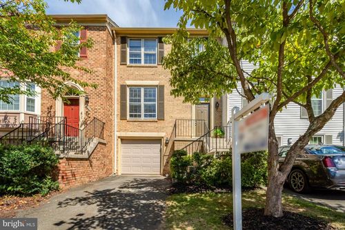 4234 Fox Lake Dr, FAIRFAX, VA, 22033-2857 | Card Image