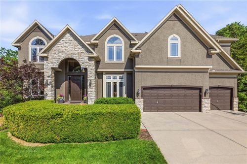 21020 W 81st Pl, Lenexa, KS, 66220-8229 | Card Image