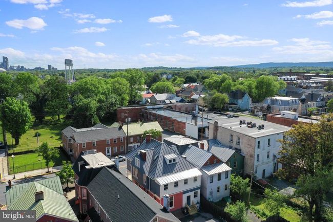 408 W King St, Home with 0 bedrooms, 4 bathrooms and null parking in MARTINSBURG WV | Image 62