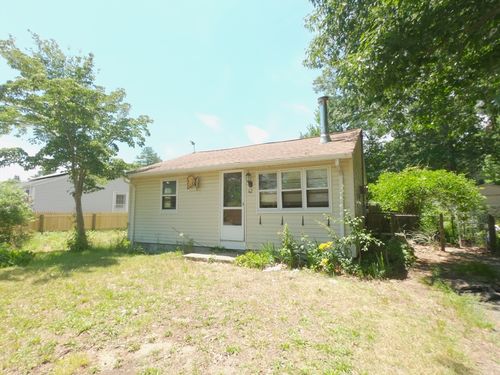 62 Crystal Lake Dr, Carver, MA, 02330-2007 | Card Image