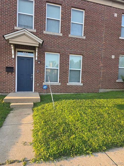 721 Dickson St, Saint Louis, MO, 63106-4535 | Card Image