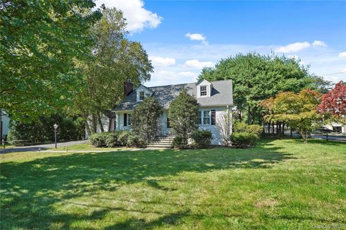 29 Coralyn Ave, White Plains, NY, 10605-3825 | Card Image