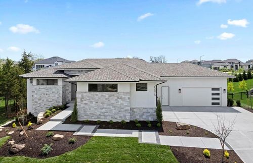 13719 Alhambra St, Leawood, KS, 66224-9664 | Card Image