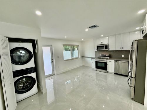 2885 Nw 56th St, Miami, FL, 33142-2841 | Card Image