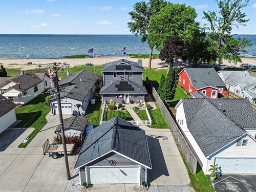 705 Bay Rd, Bay City, MI, 48706-1931 | Card Image