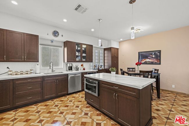 21615 Wo He Lo Trl, House other with 3 bedrooms, 4 bathrooms and null parking in Chatsworth CA | Image 15