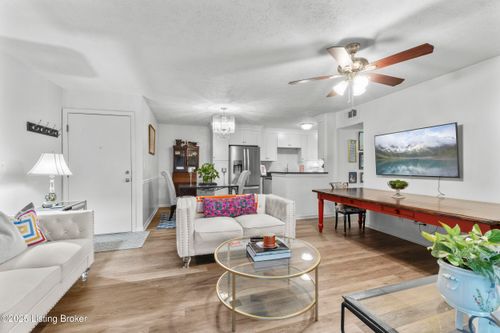 6-4 Dupont Way, Louisville, KY, 40207-4623 | Card Image