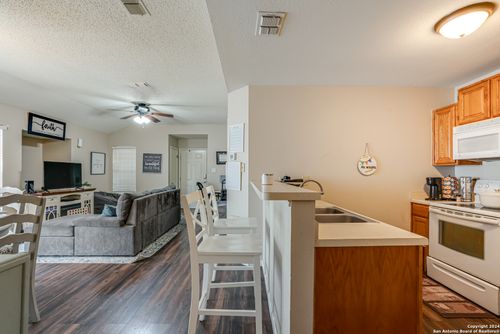 3211 Stoney Grv, San Antonio, TX, 78247-4902 | Card Image