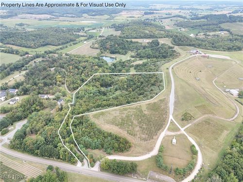 5827 Old Route 39 Nw, Dover, OH, 44622-7786 | Card Image