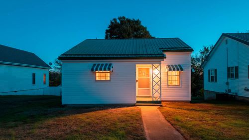 211 S 6th St, Thayer, MO, 65791-1318 | Card Image