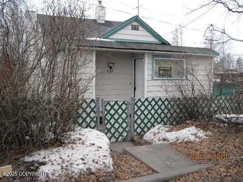 237 Denali St, Anchorage, AK, 99501-2411 | Card Image
