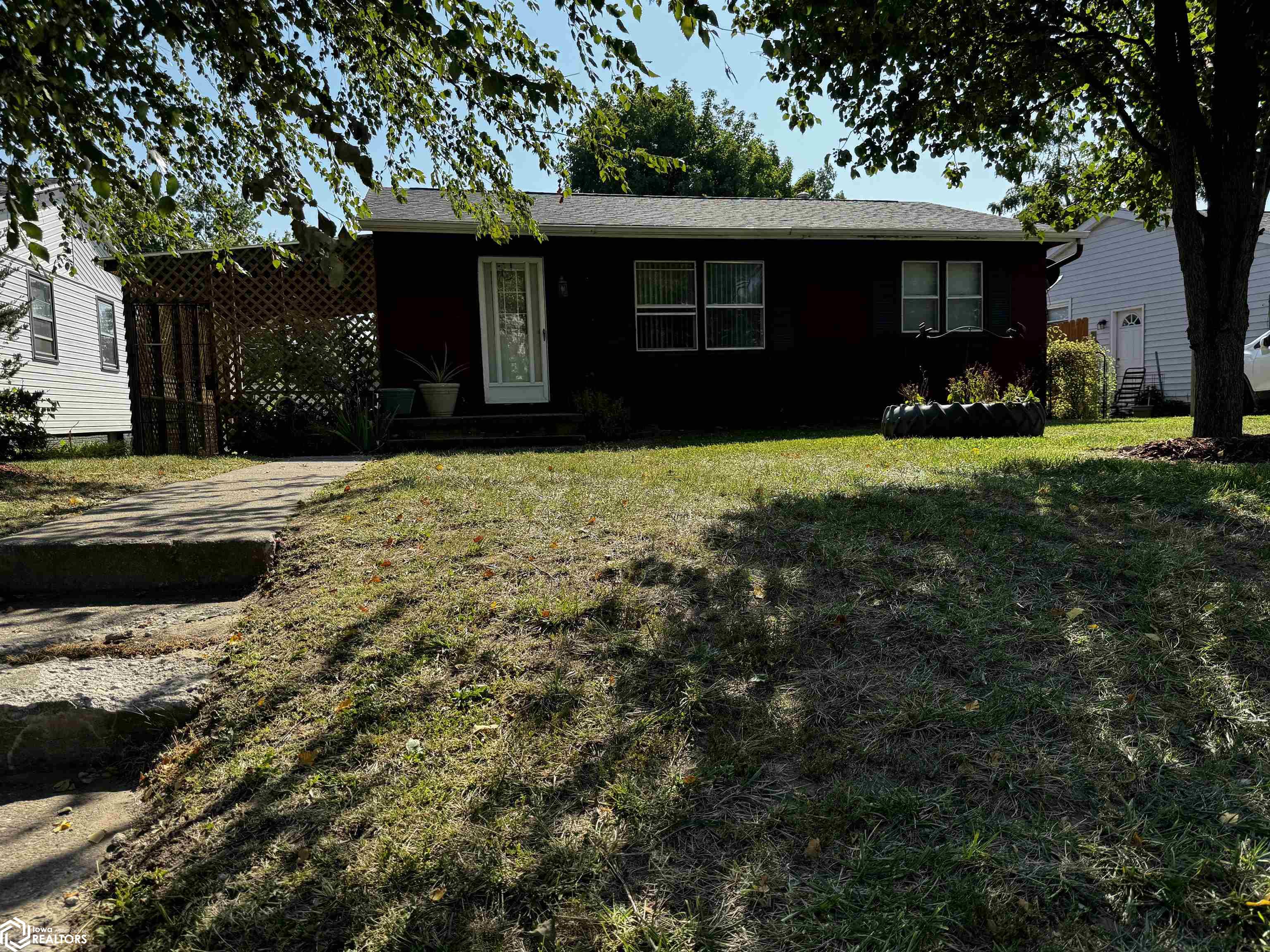 33rd St, Fort Madison, IA 52627