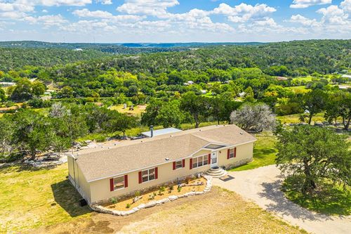 190 Rocky Hill Dr, Kerrville, TX, 78028-8567 | Card Image