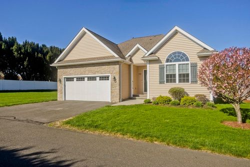 140-140 Stonybrook Way, South Hadley, MA, 01075-2043 | Card Image