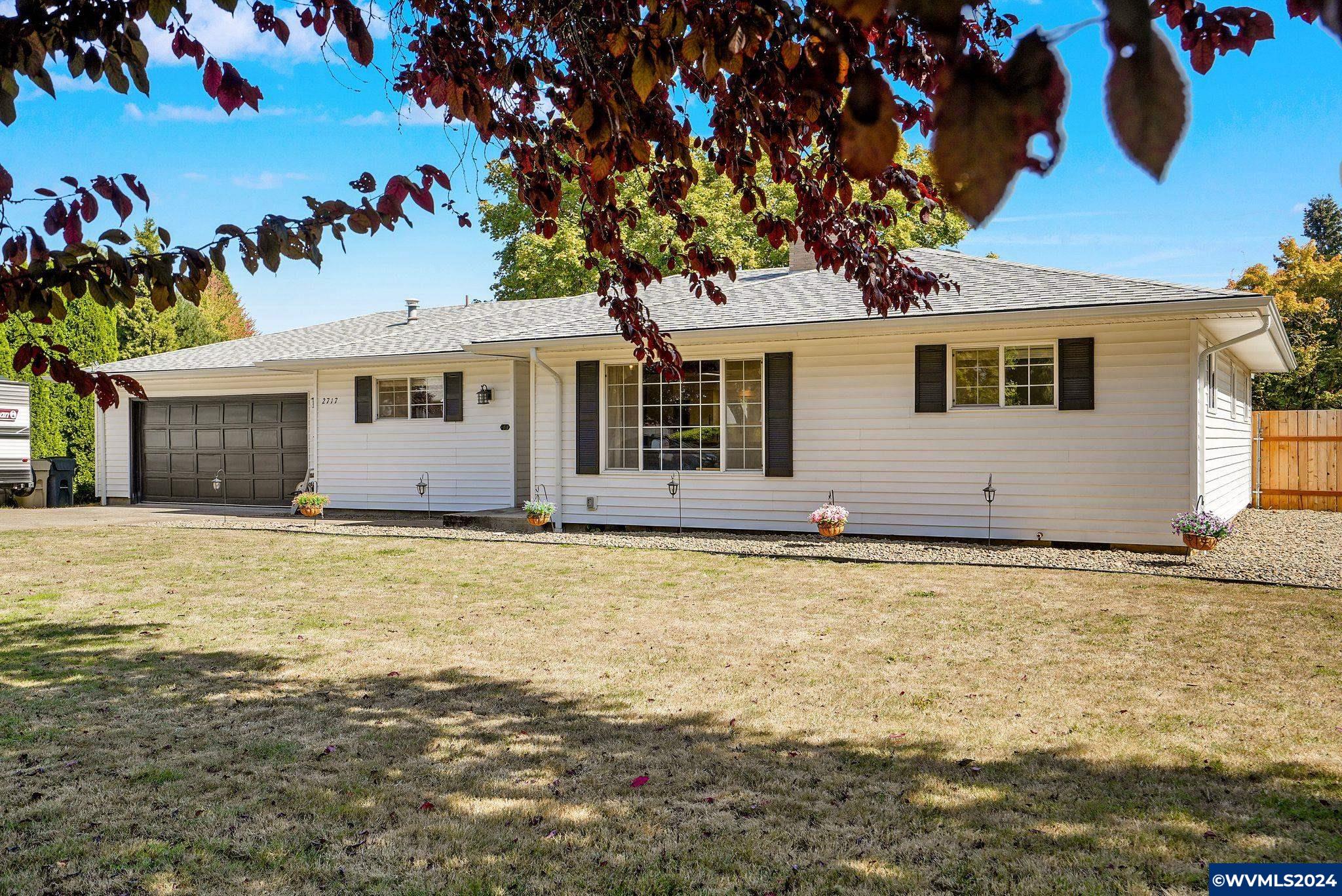 Columbus St, Albany, OR 97322