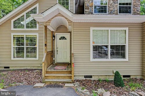 1122 Ranger Trl, Pocono Lake, PA, 18347-7786 | Card Image