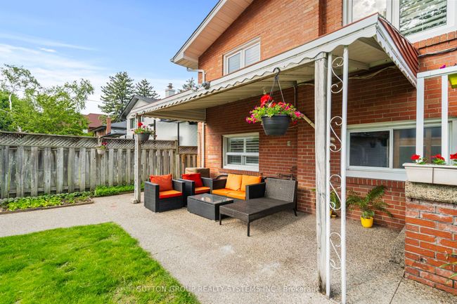 732 Royal York Rd, House other with 7 bedrooms, 4 bathrooms and 4 parking in Etobicoke ON | Image 46