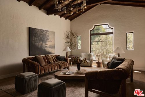 6255 Del Valle Dr, Los Angeles, CA, 90048-5305 | Card Image