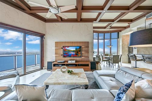 18w-4821 Nasa Pkwy, Seabrook, TX, 77586-6551 | Card Image