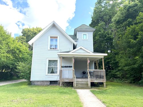 209 Washington St, Greenville, MI, 48838-1976 | Card Image