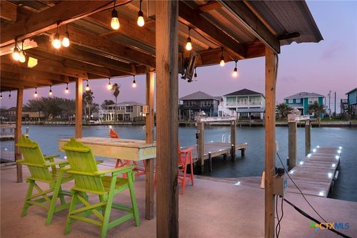 121 Ridge Harbor Dr, Rockport, TX, 78382-9650 | Card Image