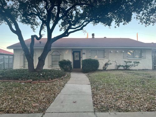 3134 Rainbow Dr, Grand Prairie, TX, 75052-5863 | Card Image