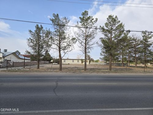 11717 Socorro Rd, Socorro, TX, 79927-3075 | Card Image