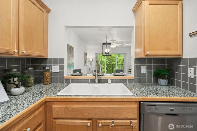APT-106 - 12439 Ne Totem Lake Way, Condo with 1 bedrooms, 2 bathrooms and 2 parking in Kirkland WA | Image 13