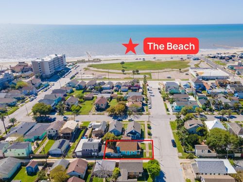 2314 34th St, Galveston, TX, 77550-7511 | Card Image