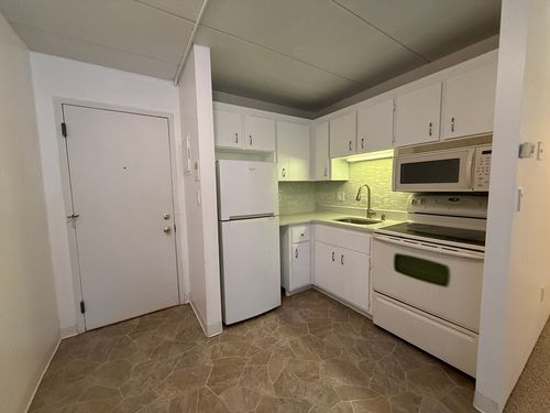 c9-43-51 Albion St, Melrose, MA, 02176-1856 | Card Image