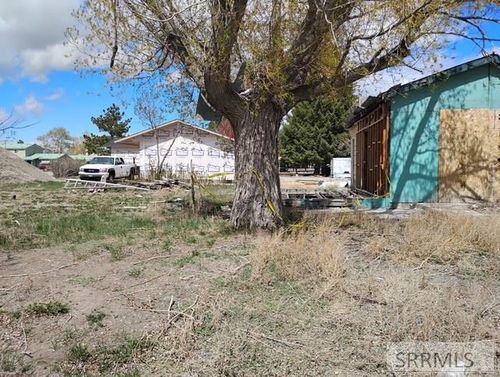 695 Joan St, Arco, ID, 83213-8814 | Card Image
