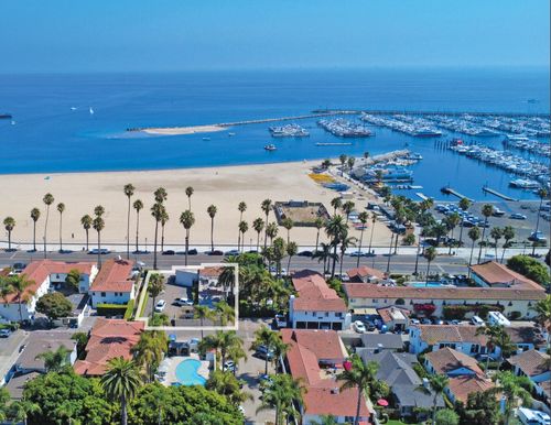 216 W Cabrillo Blvd, Santa Barbara, CA, 93101-3506 | Card Image