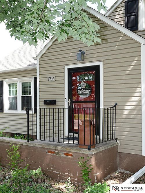 1716 Lincoln St, Beatrice, NE, 68310-2518 | Card Image