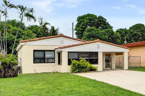 1532 Ne 173rd Street, North Miami Beach, FL, 33162 | Card Image