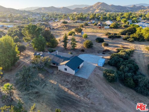 33201 Barber Road, Santa Clarita, CA, 91390 | Card Image