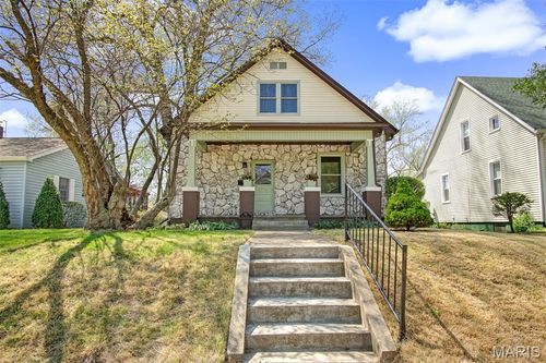 725 Park Ave, Belleville, IL, 62220-3732 | Card Image