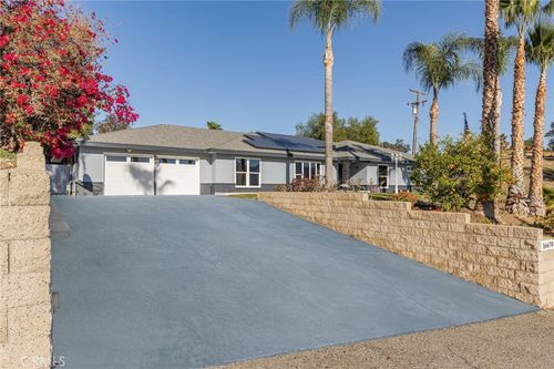 16670 Arnold Ave, Lake Elsinore, CA, 92530-4821 | Card Image