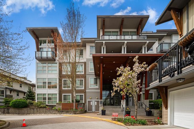 224 - 6688 120 Street, Condo with 1 bedrooms, 1 bathrooms and 1 parking in Surrey BC | Image 1