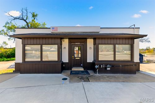 8600 Manchester Road, St Louis, MO, 63144 | Card Image