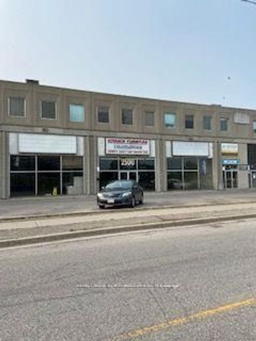 207-2500 Lawrence Ave E, Scarborough, ON, M1P2R7 | Card Image
