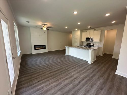 unit-120-5643 Chickory Dr, Flowery Branch, GA, 30542-7207 | Card Image