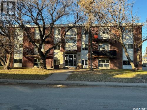 1121 Av W N, Saskatoon, SK, S7L3H7 | Card Image