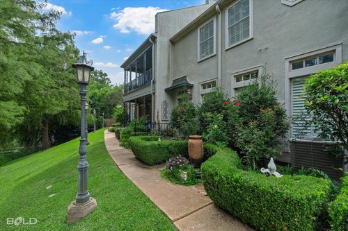 2013 E Kings Hwy, Shreveport, LA, 71105-3736 | Card Image