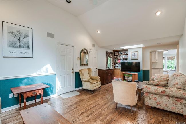 Family Room | Image 16