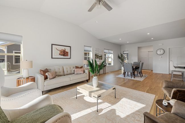 636 Lambert Ct, Condo with 2 bedrooms, 2 bathrooms and null parking in Slinger WI | Image 4
