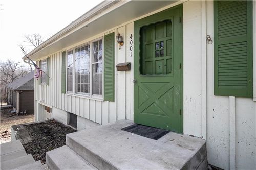 4001 Ne 50th St, Kansas City, MO, 64119-3537 | Card Image